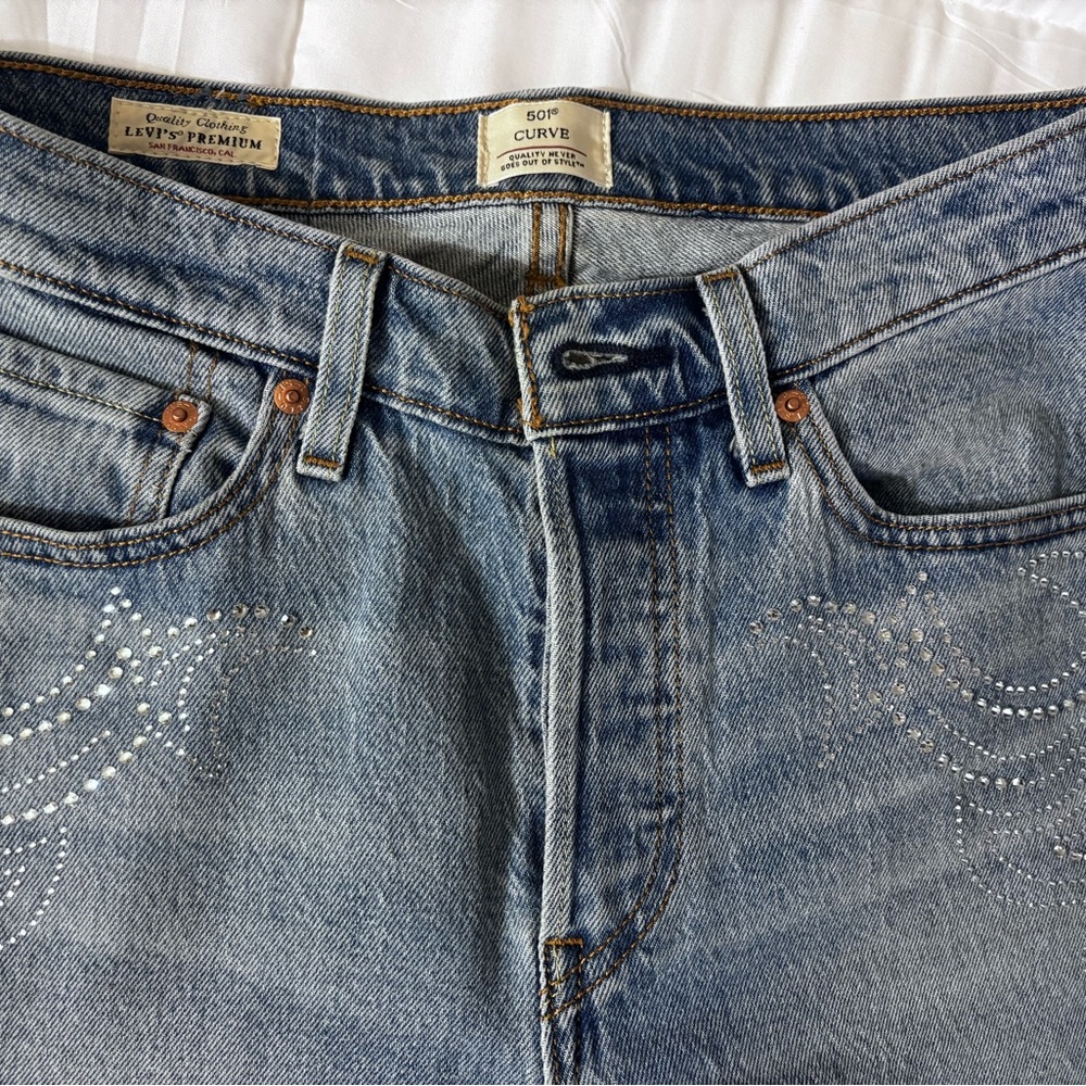 Beyonce curve Levi's 501® Curvy Light Wash Jeans with Rhinestone Detail 28 X 30